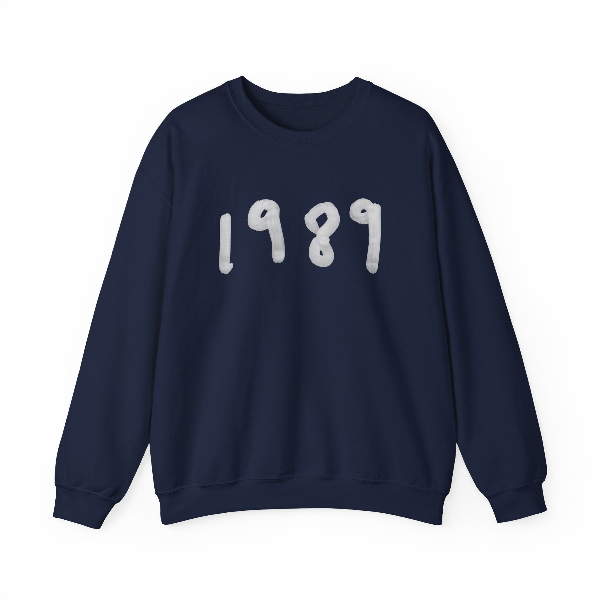 '1989' Unisex Heavy Blend Crewneck Sweatshirt, Cozy Vintage Sweatshirt, Gift for Music Lovers, Retro Style Apparel, Comfortable [...]