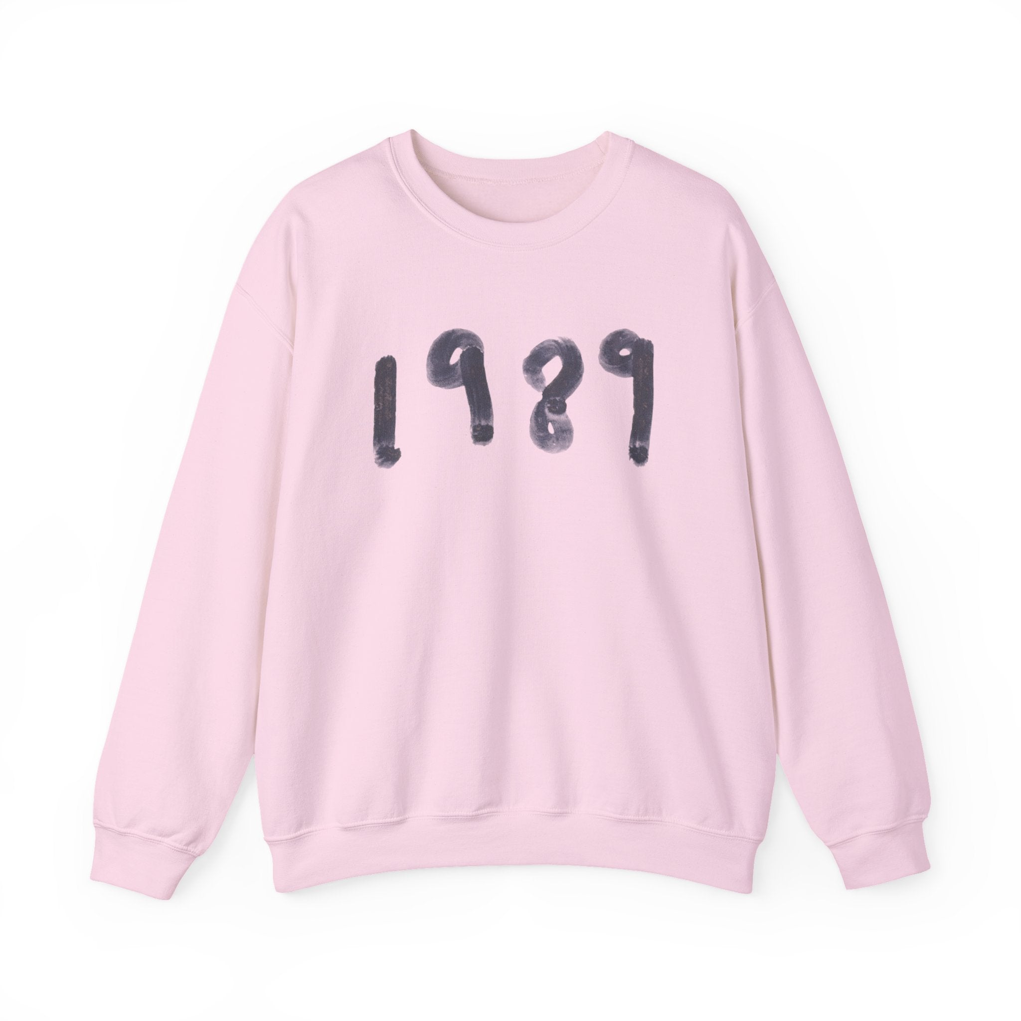 '1989' Unisex Heavy Blend Crewneck Sweatshirt, Cozy Vintage Sweatshirt, Gift for Music Lovers, Retro Style Apparel, Comfortable [...]