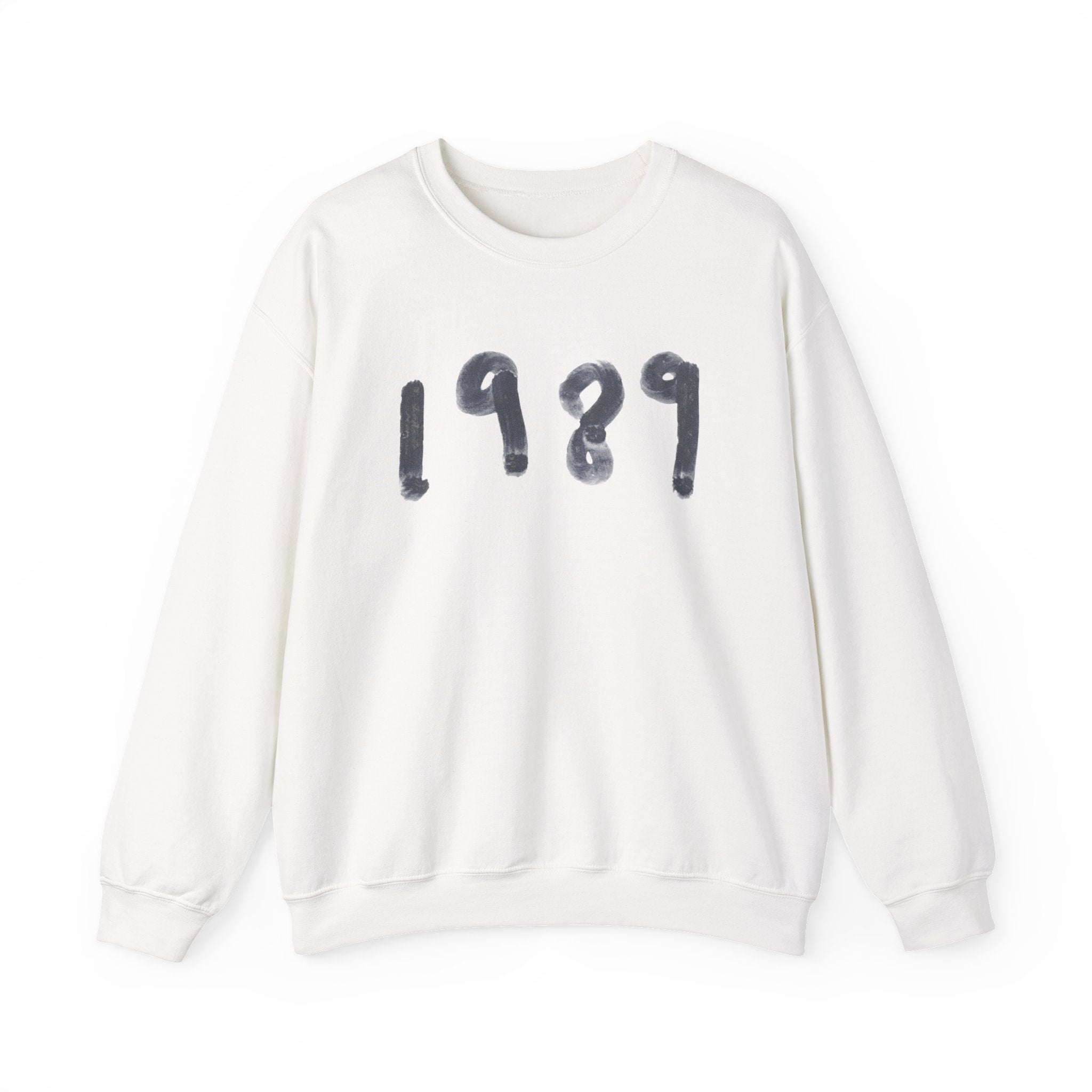 '1989' Unisex Heavy Blend Crewneck Sweatshirt, Cozy Vintage Sweatshirt, Gift for Music Lovers, Retro Style Apparel, Comfortable [...]