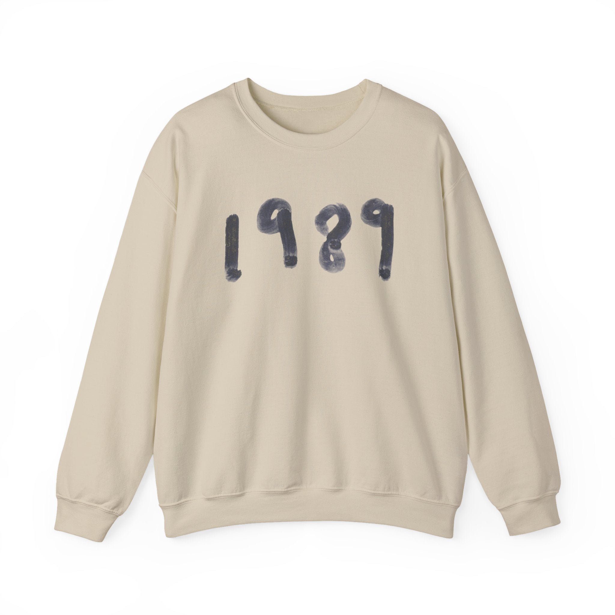 '1989' Unisex Heavy Blend Crewneck Sweatshirt, Cozy Vintage Sweatshirt, Gift for Music Lovers, Retro Style Apparel, Comfortable [...]